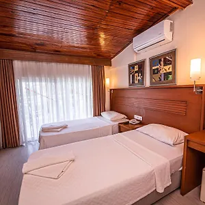 3* Otel Makri